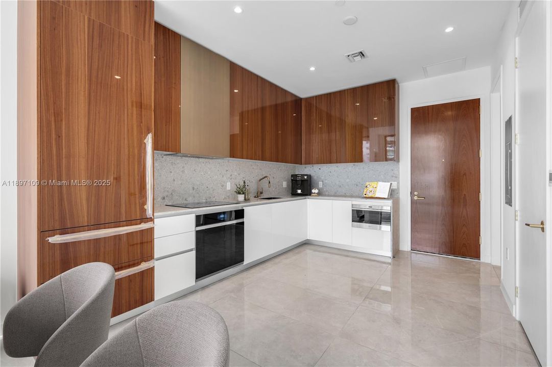 En Venta: $2,499,999 (2 camas, 2 baños, 1045 Pies cuadrados)