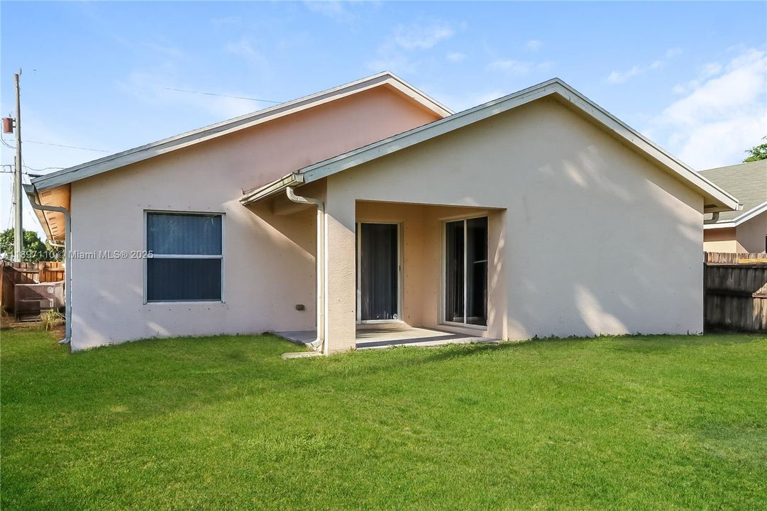 Недавно арендовано: $2,745 (3 спален, 2 ванн, 1351 Квадратных фут)