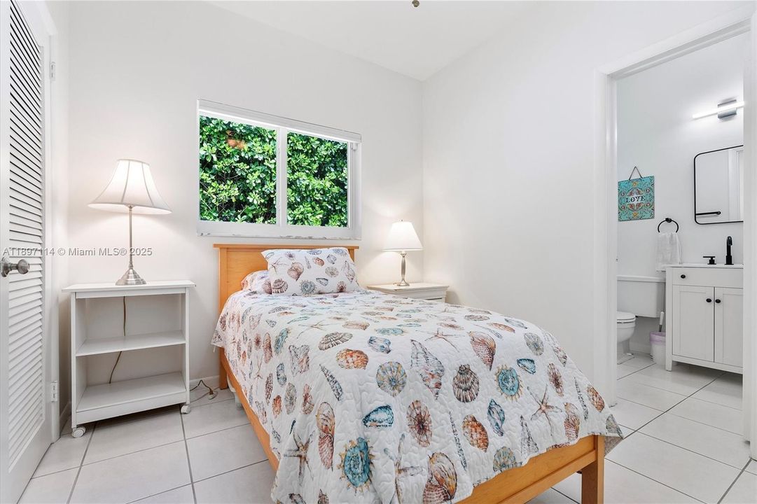 Activo con contrato: $2,995,000 (5 camas, 4 baños, 3616 Pies cuadrados)