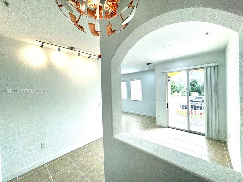 For Sale: $379,000 (2 beds, 2 baths, 1205 Square Feet)