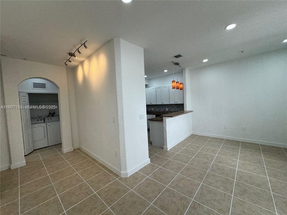 For Sale: $379,000 (2 beds, 2 baths, 1205 Square Feet)
