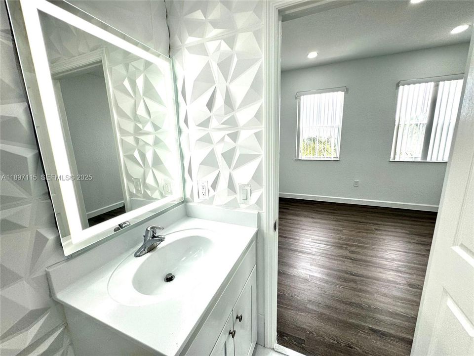 For Sale: $379,000 (2 beds, 2 baths, 1205 Square Feet)