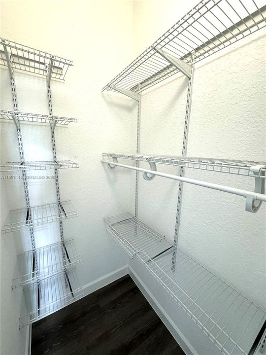 For Sale: $379,000 (2 beds, 2 baths, 1205 Square Feet)