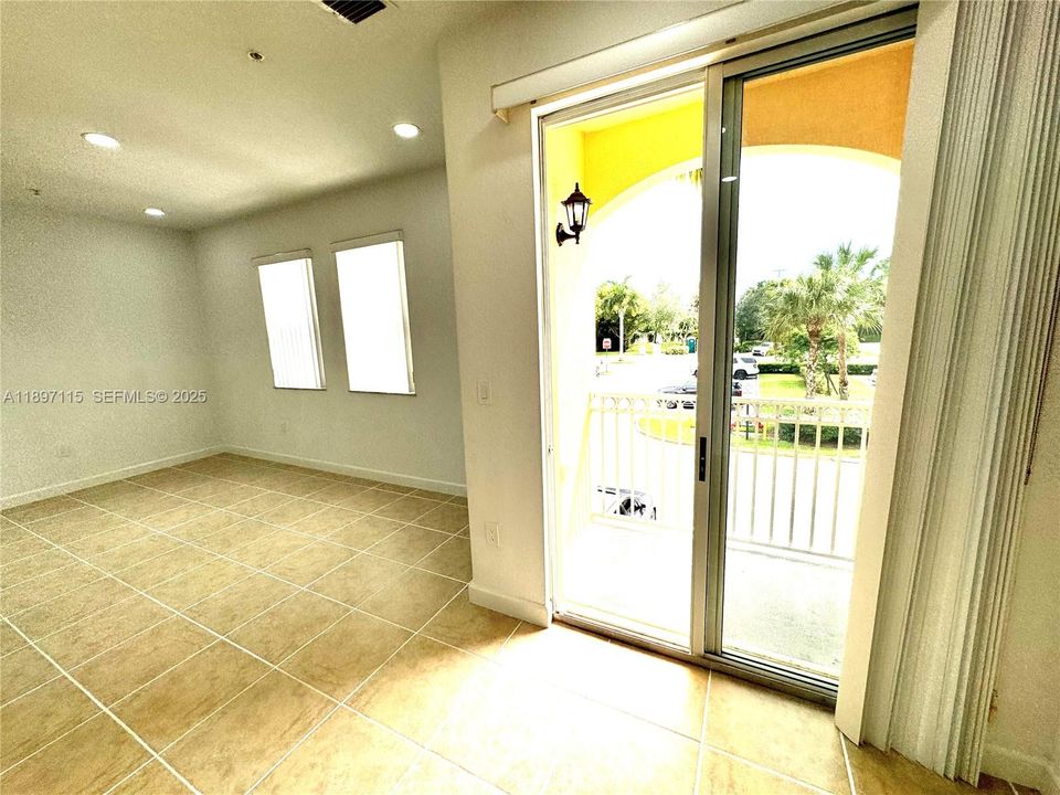 For Sale: $379,000 (2 beds, 2 baths, 1205 Square Feet)