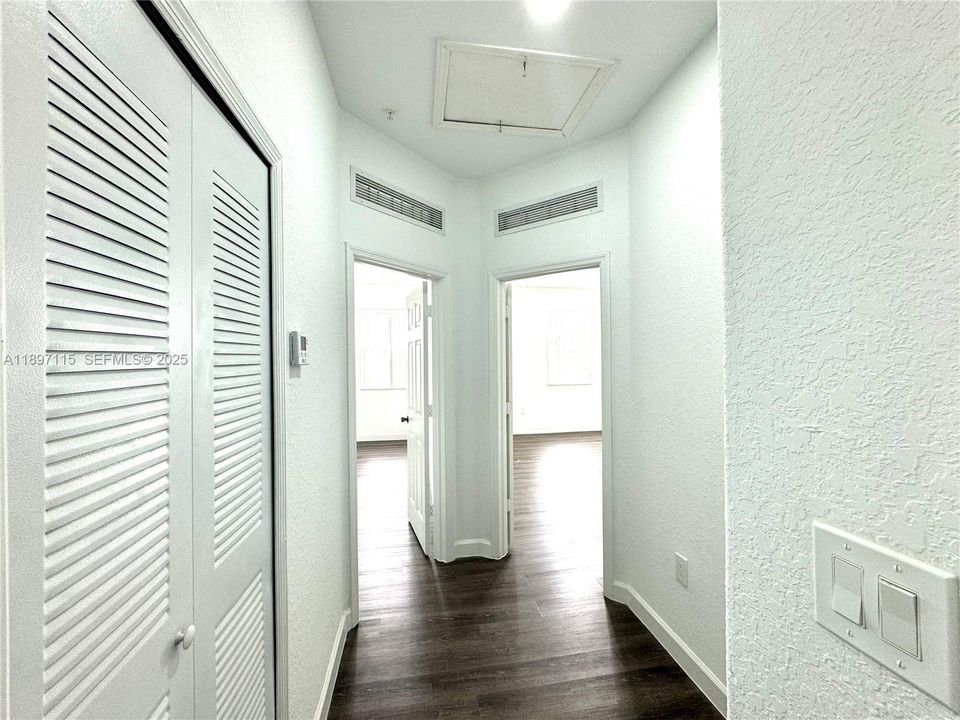 For Sale: $379,000 (2 beds, 2 baths, 1205 Square Feet)