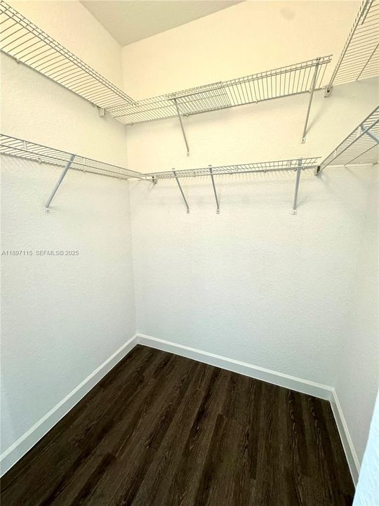 For Sale: $379,000 (2 beds, 2 baths, 1205 Square Feet)