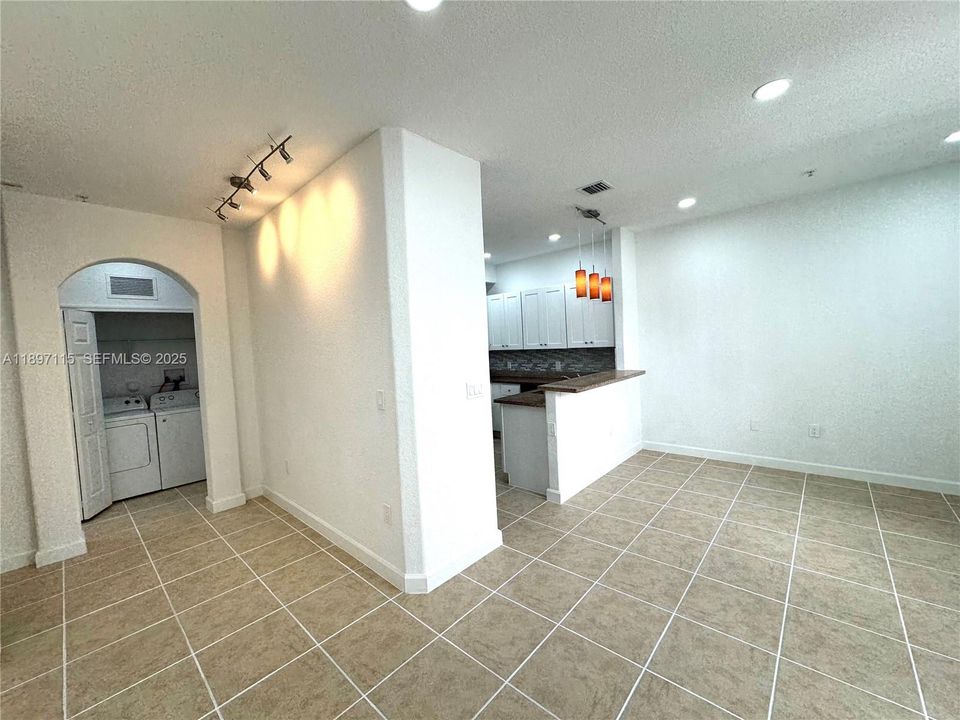 For Sale: $379,000 (2 beds, 2 baths, 1205 Square Feet)