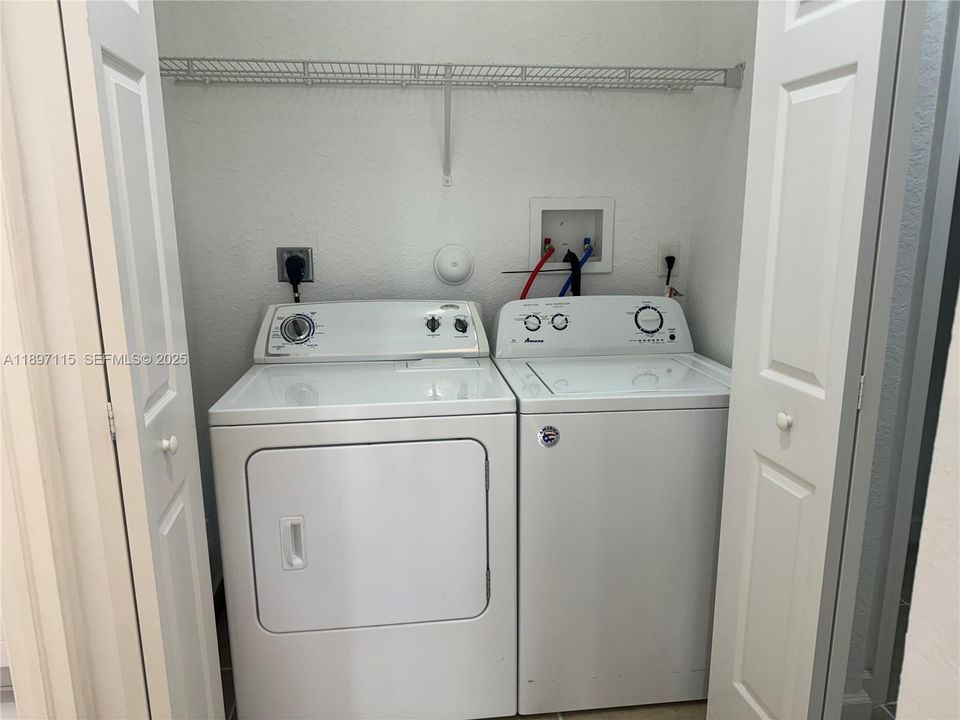 For Sale: $379,000 (2 beds, 2 baths, 1205 Square Feet)