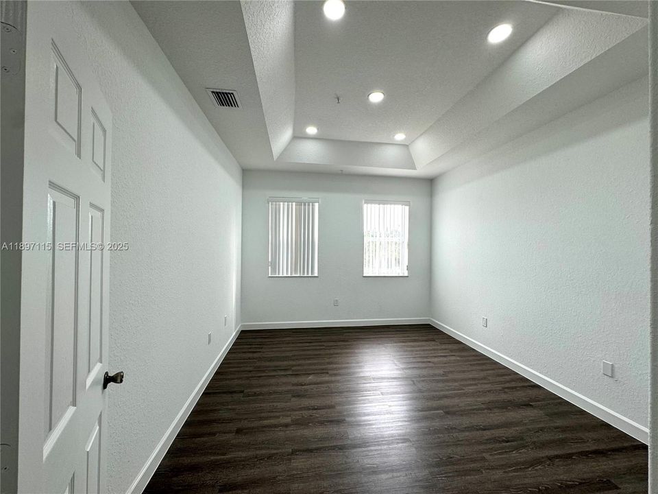 For Sale: $379,000 (2 beds, 2 baths, 1205 Square Feet)