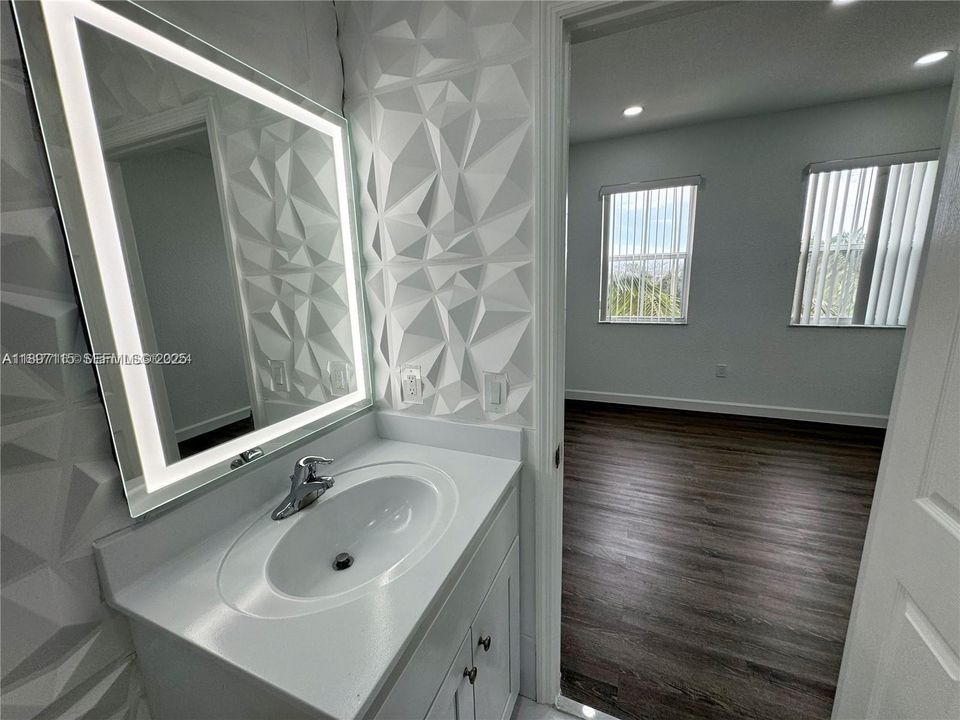 For Sale: $379,000 (2 beds, 2 baths, 1205 Square Feet)