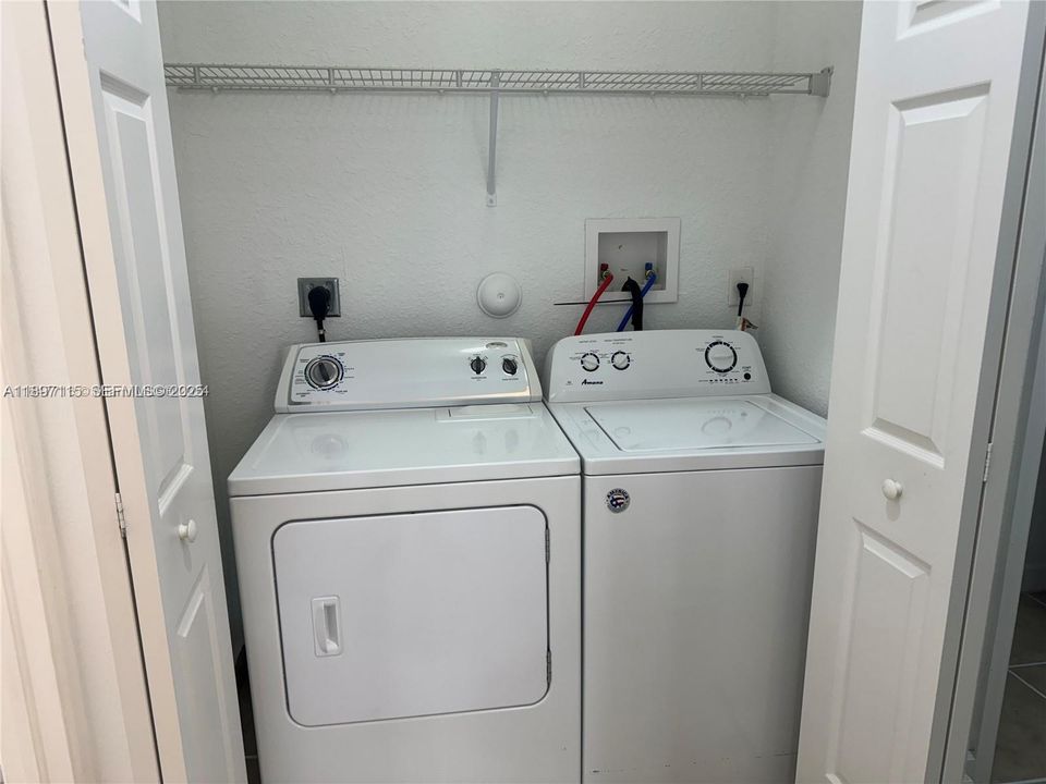 For Sale: $379,000 (2 beds, 2 baths, 1205 Square Feet)