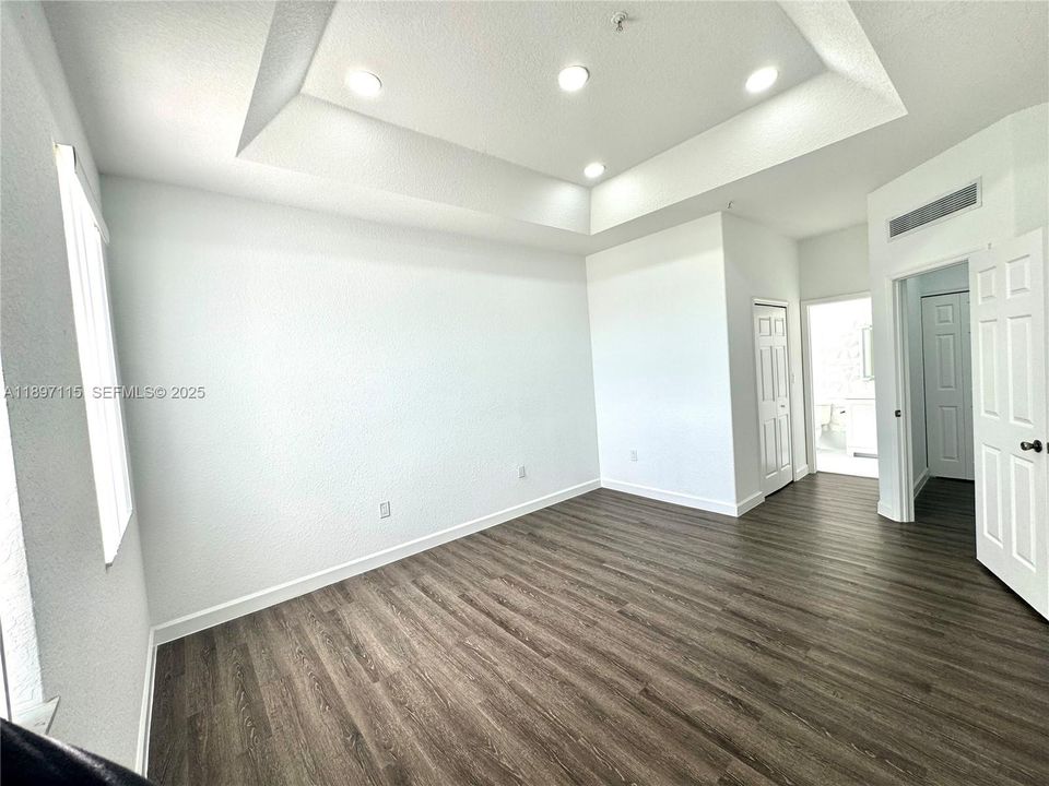 For Sale: $379,000 (2 beds, 2 baths, 1205 Square Feet)