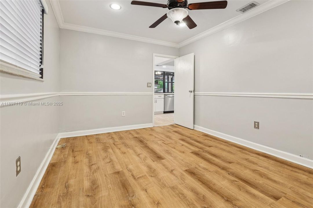 Active With Contract: $550,000 (3 beds, 2 baths, 1528 Square Feet)