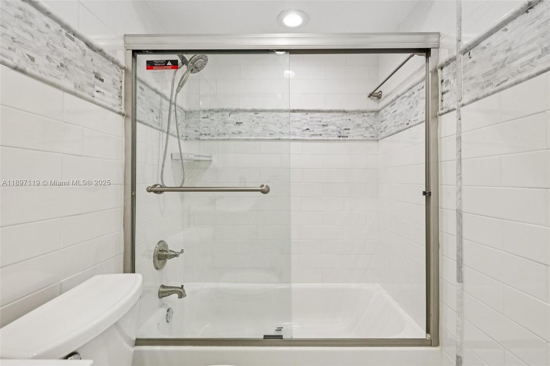 Active With Contract: $550,000 (3 beds, 2 baths, 1528 Square Feet)