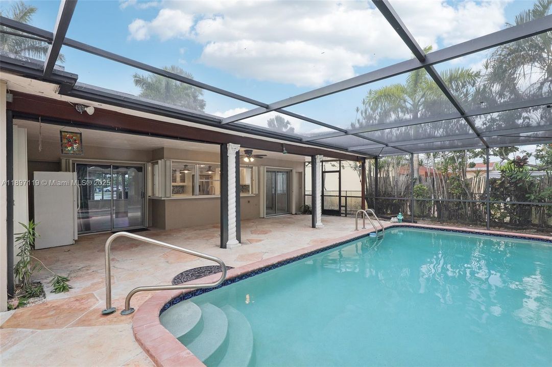 Active With Contract: $550,000 (3 beds, 2 baths, 1528 Square Feet)