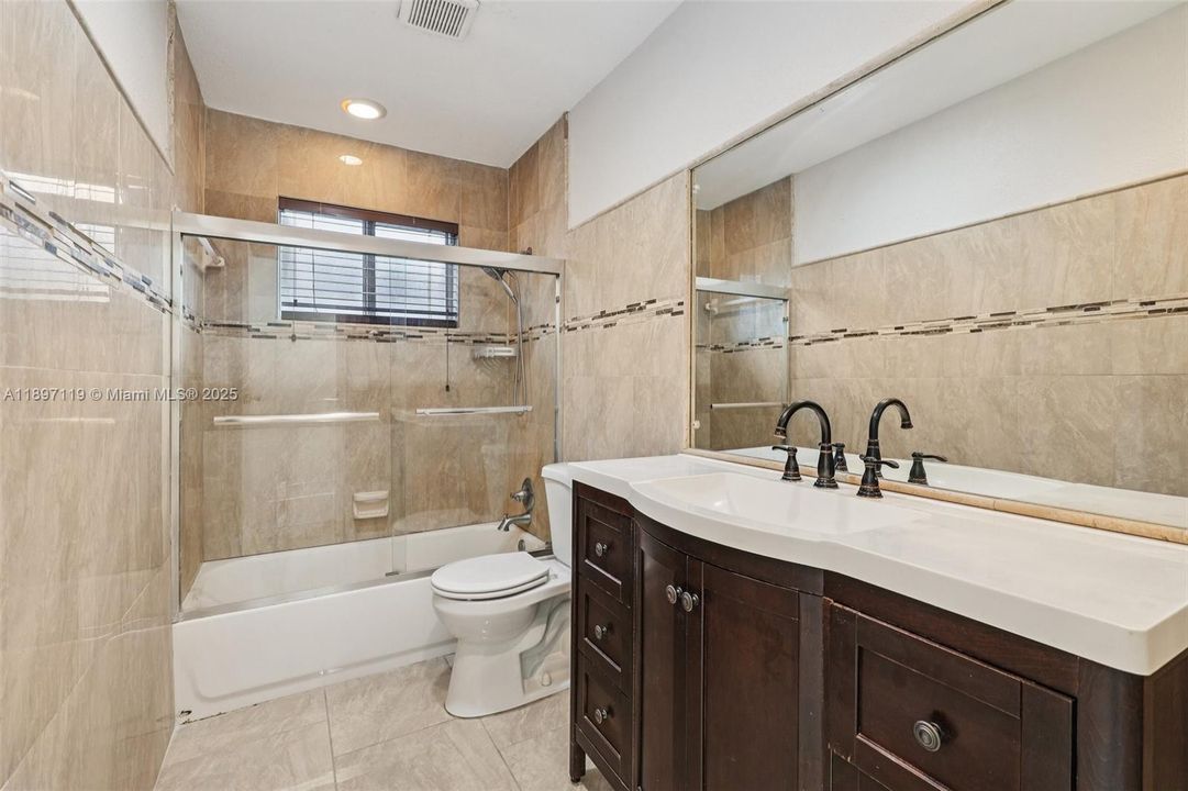 Active With Contract: $550,000 (3 beds, 2 baths, 1528 Square Feet)