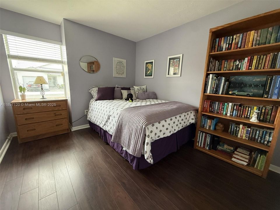 Active With Contract: $489,000 (3 beds, 2 baths, 1281 Square Feet)