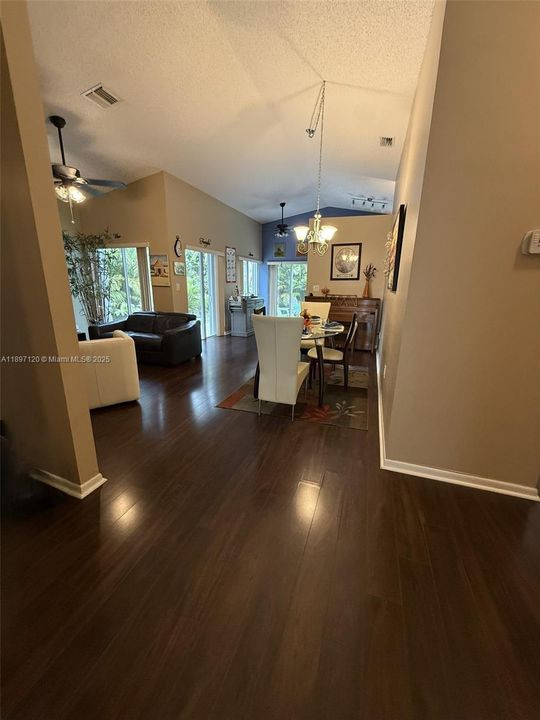 Active With Contract: $489,000 (3 beds, 2 baths, 1281 Square Feet)