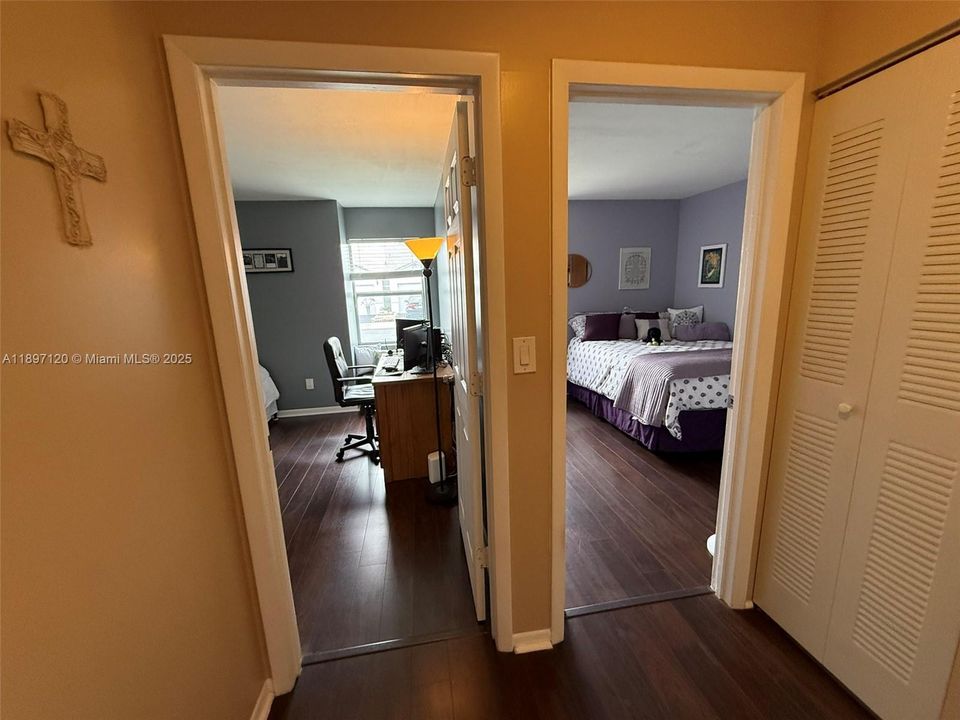 Active With Contract: $489,000 (3 beds, 2 baths, 1281 Square Feet)