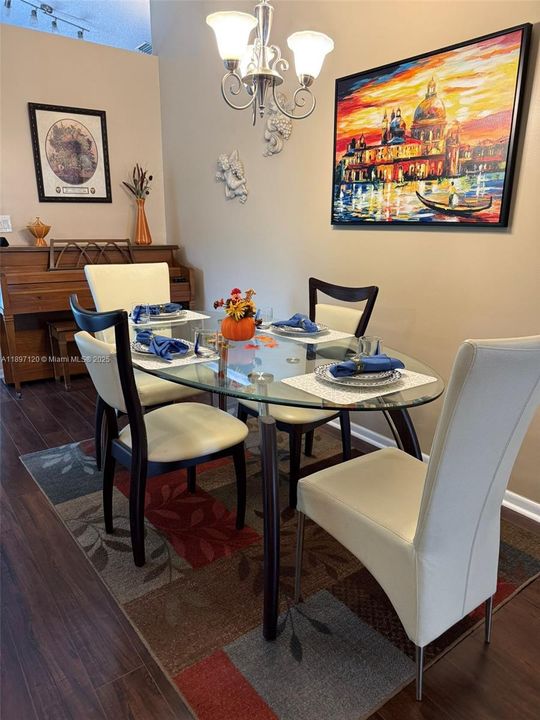 Active With Contract: $489,000 (3 beds, 2 baths, 1281 Square Feet)