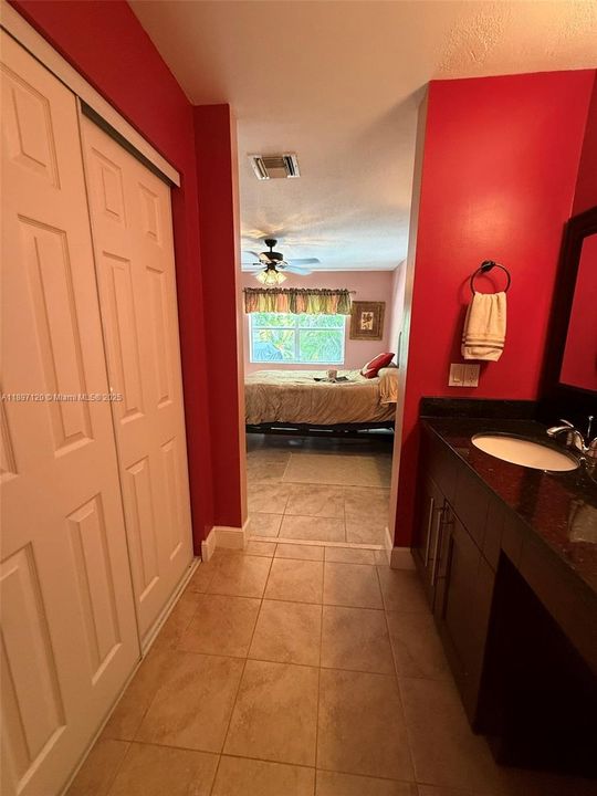 Active With Contract: $489,000 (3 beds, 2 baths, 1281 Square Feet)