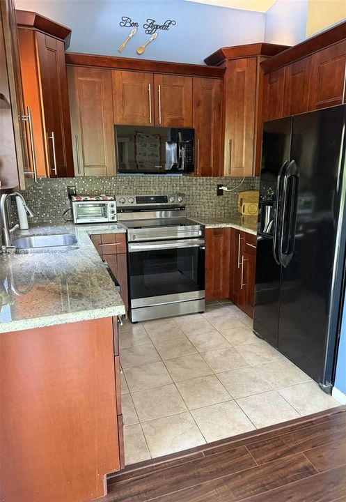 Active With Contract: $489,000 (3 beds, 2 baths, 1281 Square Feet)