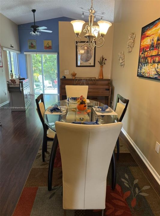 Active With Contract: $489,000 (3 beds, 2 baths, 1281 Square Feet)