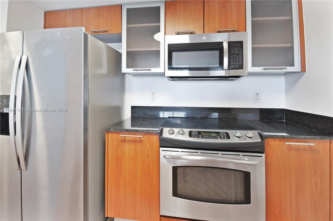 Recently Rented: $2,700 (1 beds, 1 baths, 839 Square Feet)