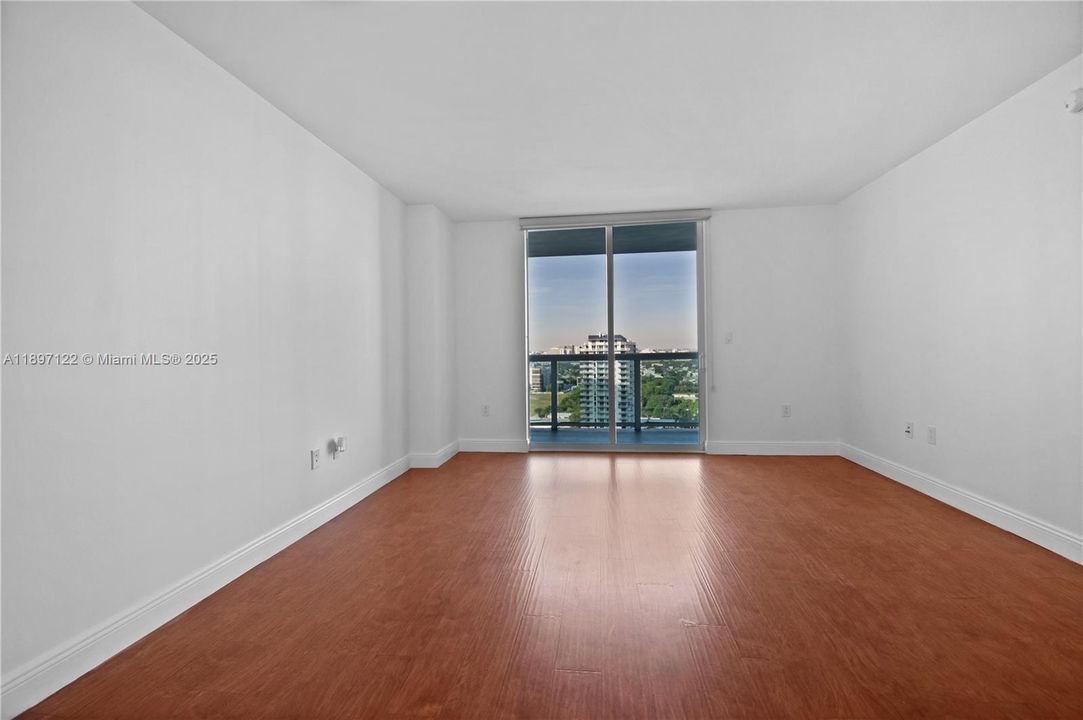 Recently Rented: $2,700 (1 beds, 1 baths, 839 Square Feet)