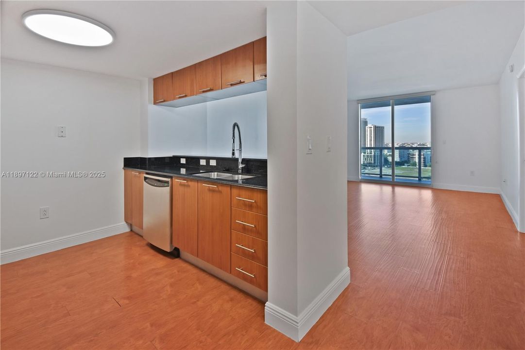 Recently Rented: $2,700 (1 beds, 1 baths, 839 Square Feet)