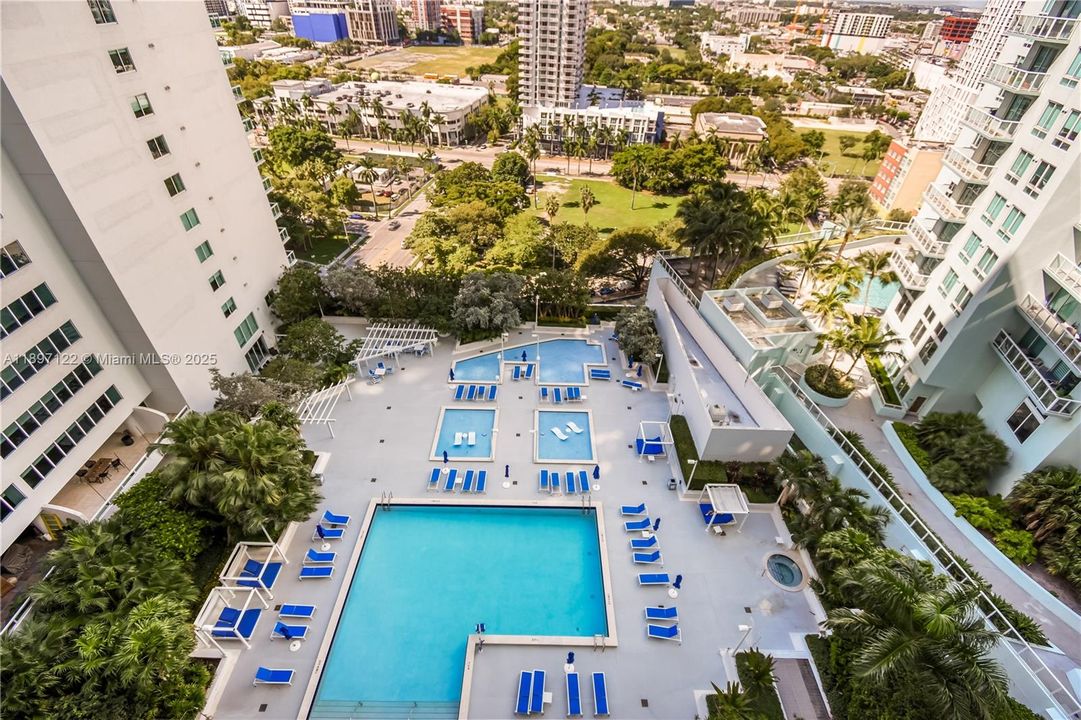 Recently Rented: $2,700 (1 beds, 1 baths, 839 Square Feet)