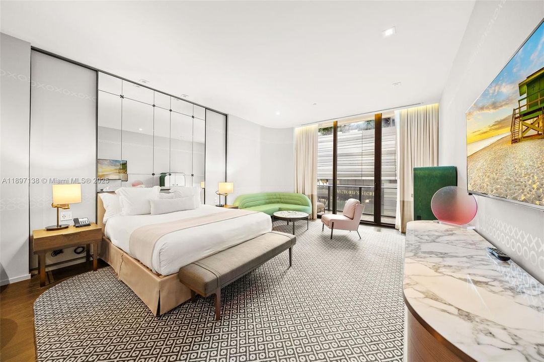 For Sale: $589,000 (0 beds, 1 baths, 631 Square Feet)