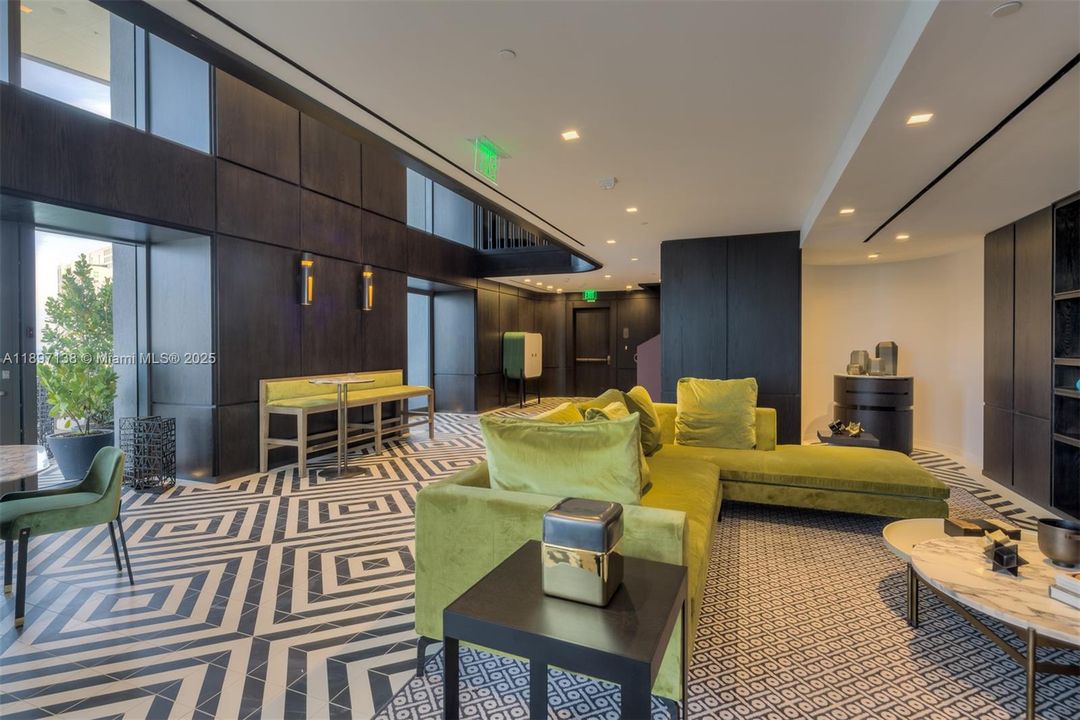 For Sale: $589,000 (0 beds, 1 baths, 631 Square Feet)