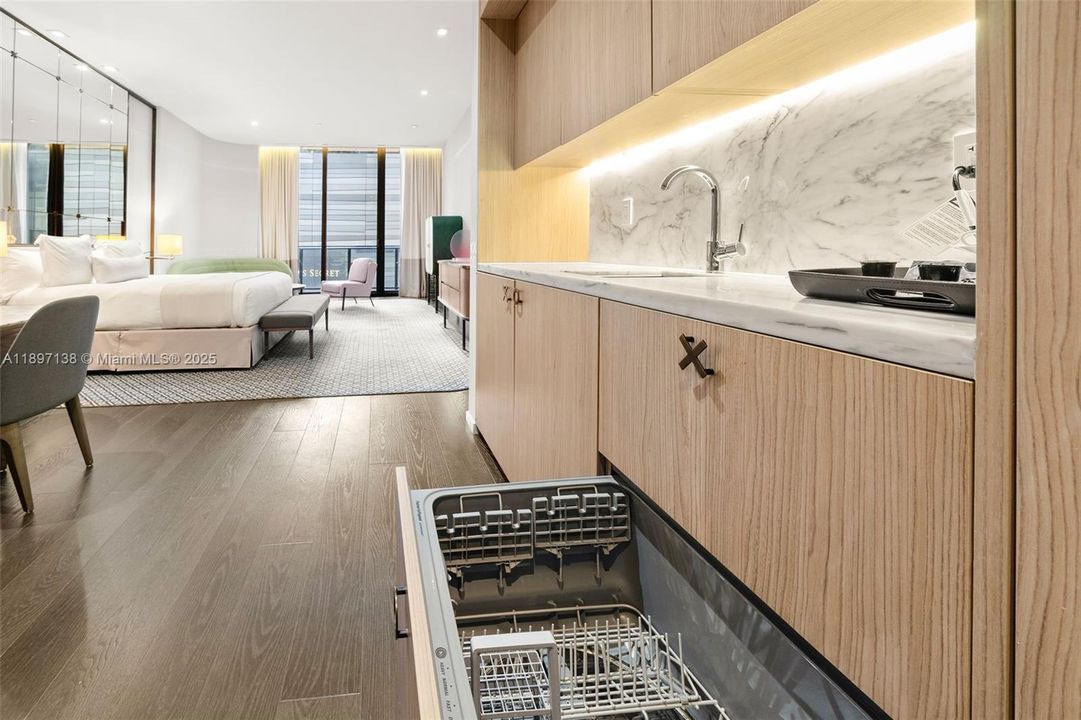 For Sale: $589,000 (0 beds, 1 baths, 631 Square Feet)