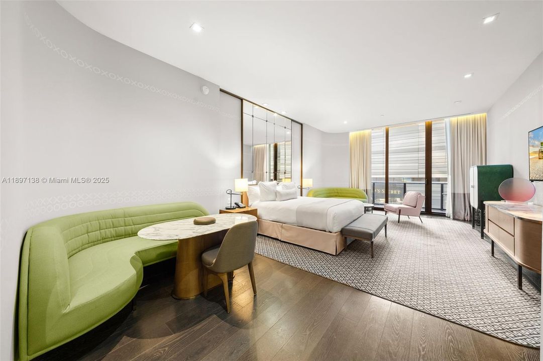 For Sale: $589,000 (0 beds, 1 baths, 631 Square Feet)