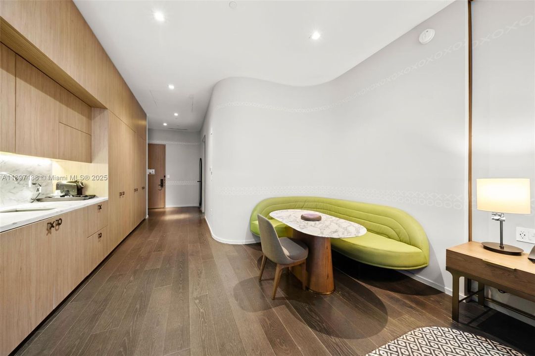 For Sale: $589,000 (0 beds, 1 baths, 631 Square Feet)