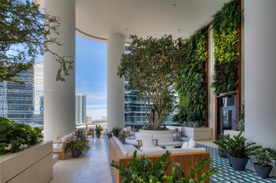 For Sale: $589,000 (0 beds, 1 baths, 631 Square Feet)