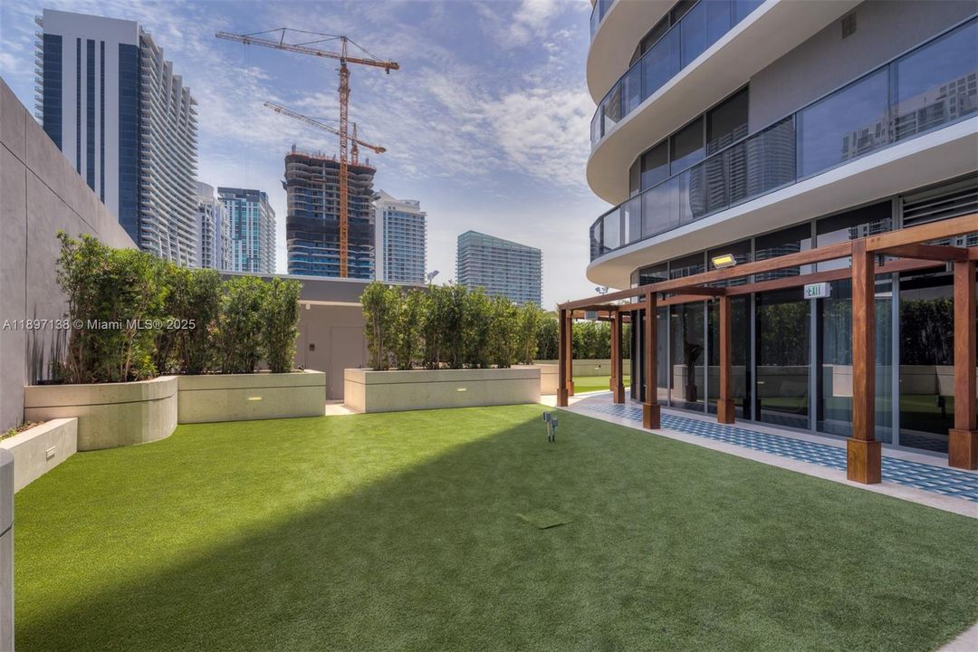 For Sale: $589,000 (0 beds, 1 baths, 631 Square Feet)