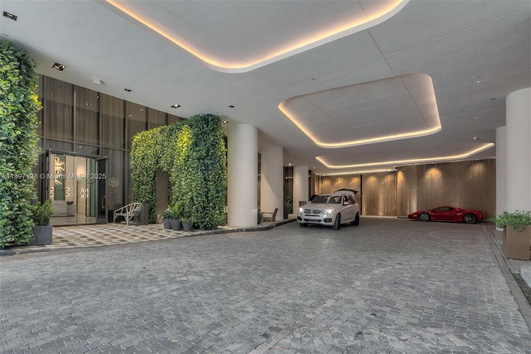 For Sale: $589,000 (0 beds, 1 baths, 631 Square Feet)