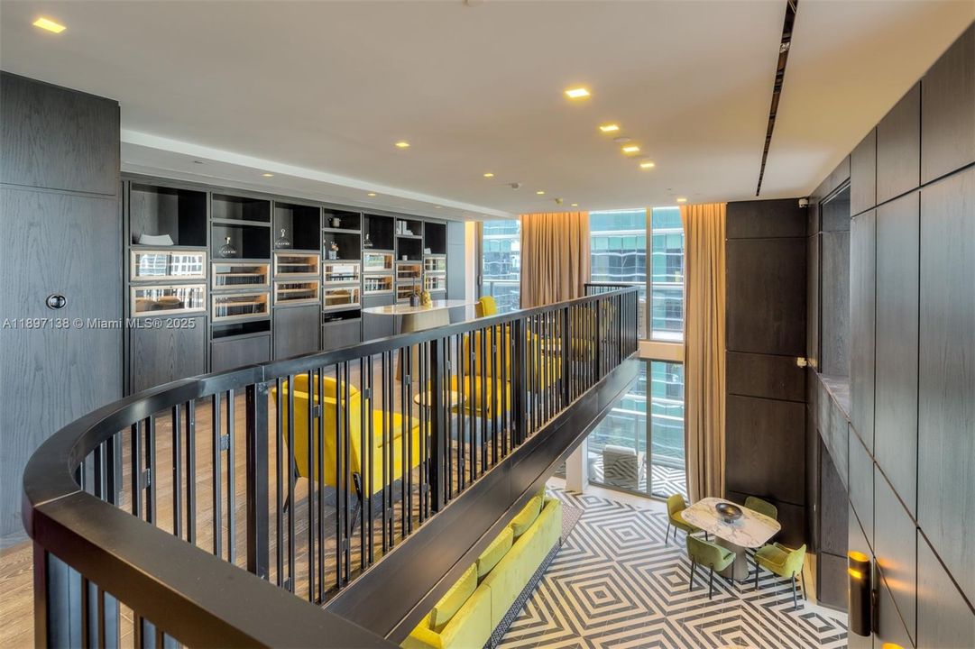 For Sale: $589,000 (0 beds, 1 baths, 631 Square Feet)