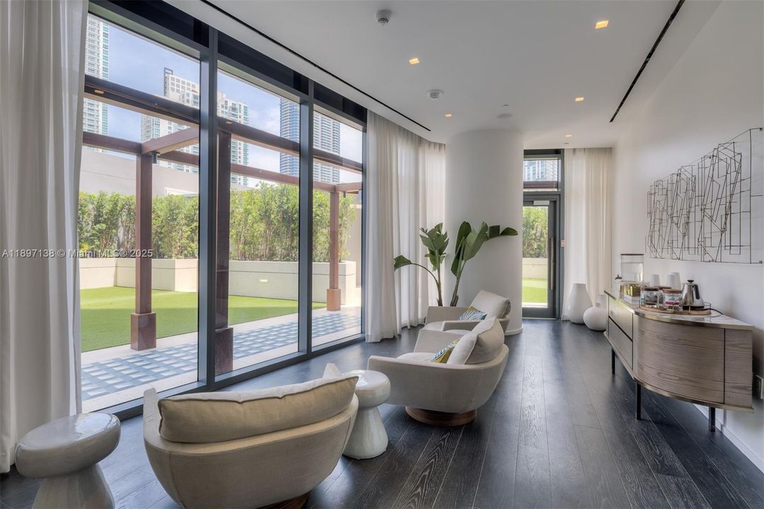 For Sale: $589,000 (0 beds, 1 baths, 631 Square Feet)