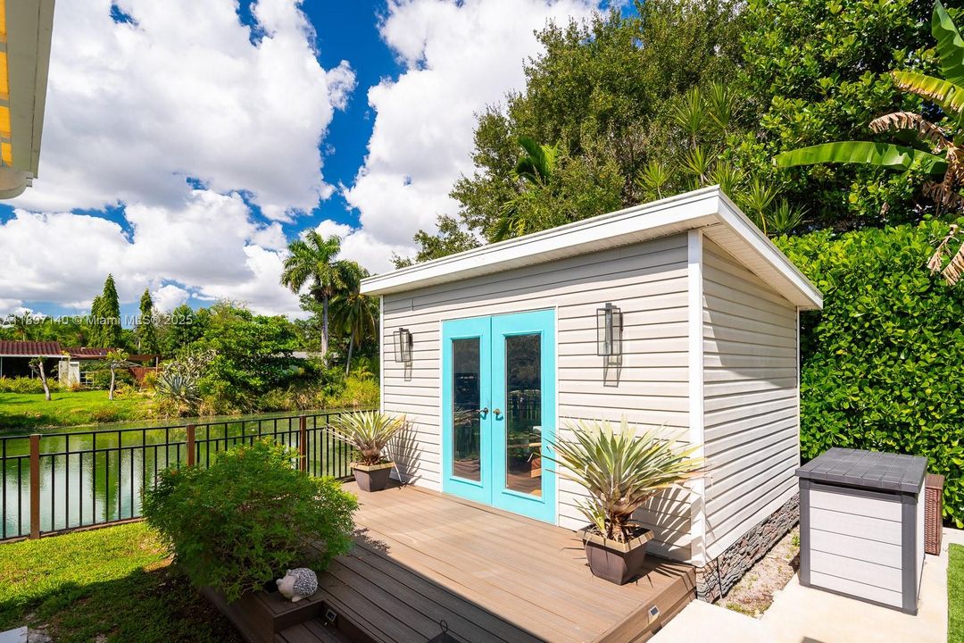 Под контрактом: $1,349,000 (3 спален, 2 ванн, 1366 Квадратных фут)