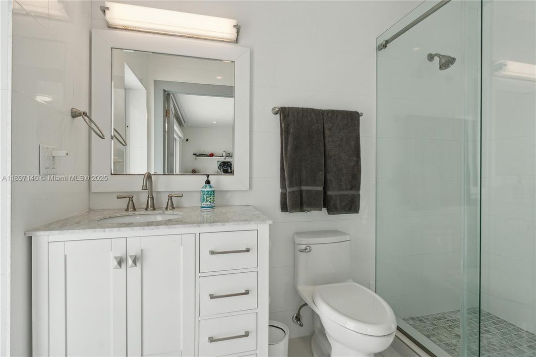 Activo con contrato: $13,800 (4 camas, 3 baños, 2961 Pies cuadrados)