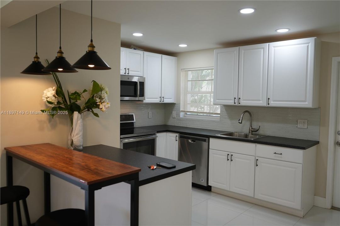 For Rent: $3,500 (3 beds, 2 baths, 1500 Square Feet)