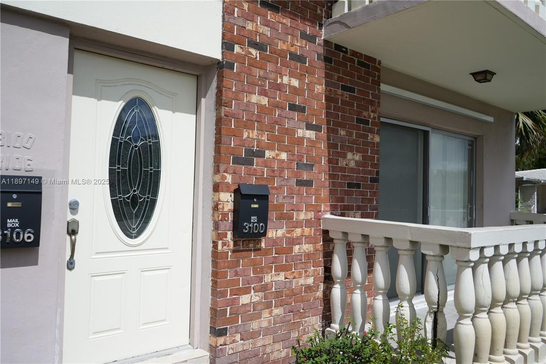 For Rent: $3,500 (3 beds, 2 baths, 1500 Square Feet)