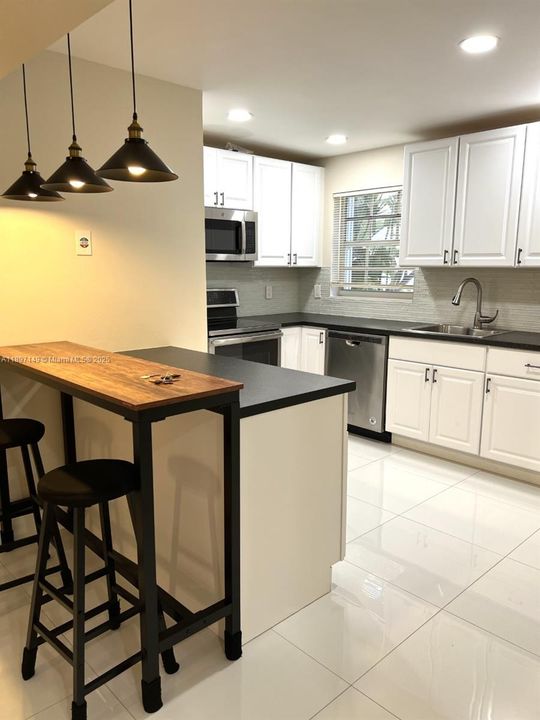 For Rent: $3,500 (3 beds, 2 baths, 1500 Square Feet)