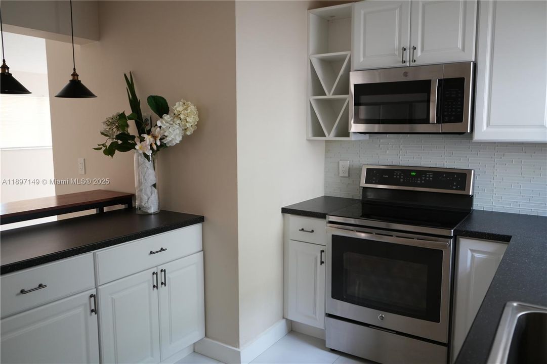 For Rent: $3,500 (3 beds, 2 baths, 1500 Square Feet)