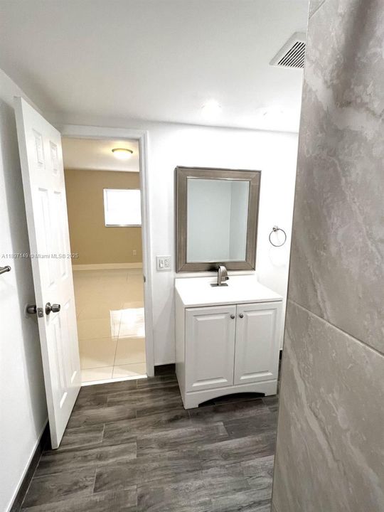 For Rent: $3,500 (3 beds, 2 baths, 1500 Square Feet)