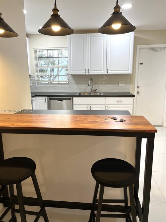 For Rent: $3,500 (3 beds, 2 baths, 1500 Square Feet)