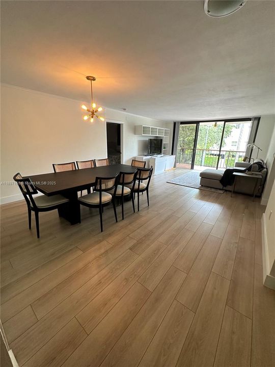 Recently Rented: $4,500 (2 beds, 2 baths, 1450 Square Feet)